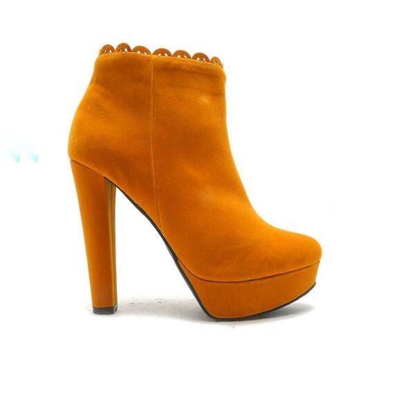 Boots  - Picture 6 of 9